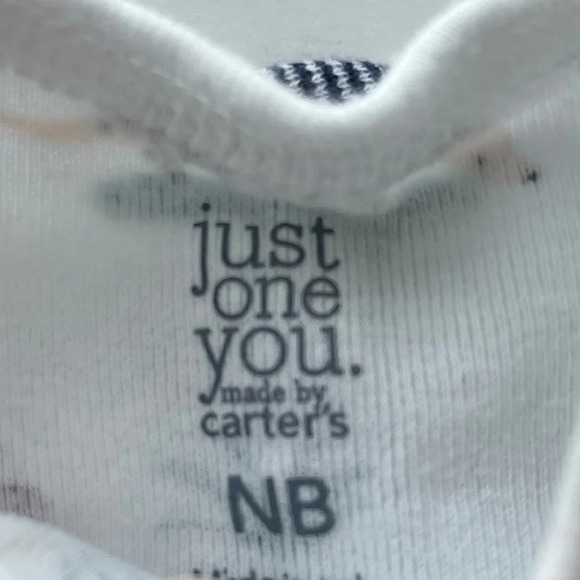 Carters • 4 Pack Newborn Onesies Animals, Stripes, So Loved - Picture 5 of 5